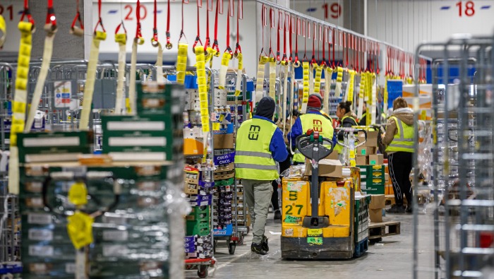 600 ezer darab terméket mozgatnak naponta a Tesco