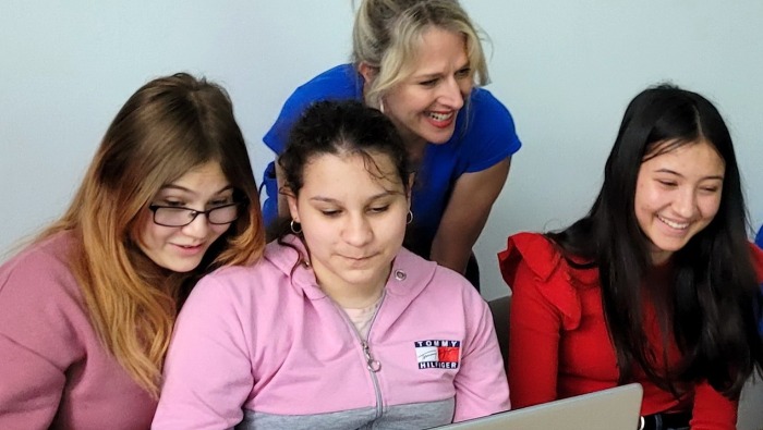 Digitális felzárkóztatásban segít a Kapaszkodó program