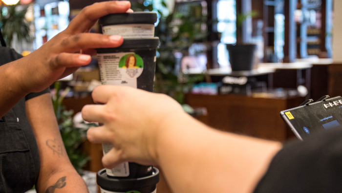 Lush ‘Hozd vissza!’ csomagolás-újrahasznosítási program 