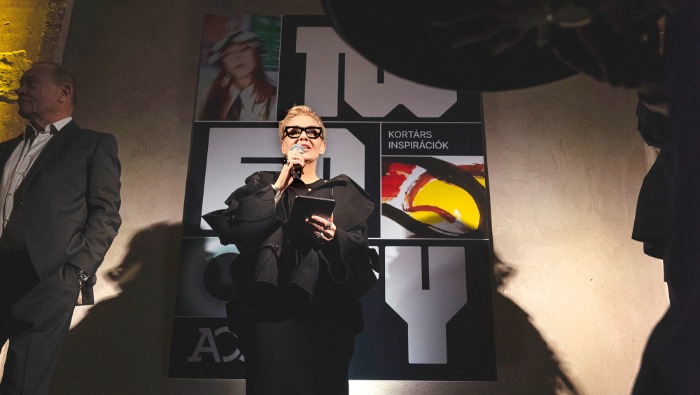 160 oldalas kiadvánnyal tiszteleg a hazai kortárs művészet előtt az ACG