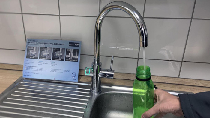 Vízadagoló automatákkal válik még fenntarthatóbbá az ALDI