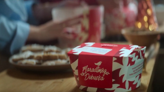 Add tovább a szeretetet az Auchan “Maradtmég Dobozkájában”!