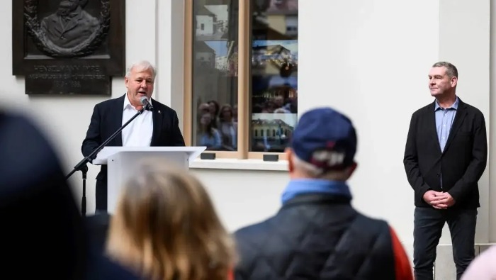 Átadták a felújított Oroszlán utcát és környékét