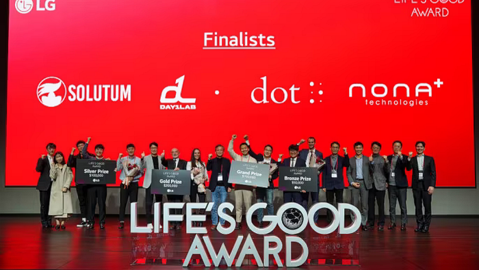 Vakoknak készült kijelző nyerte a Life’s Good Award fődíját