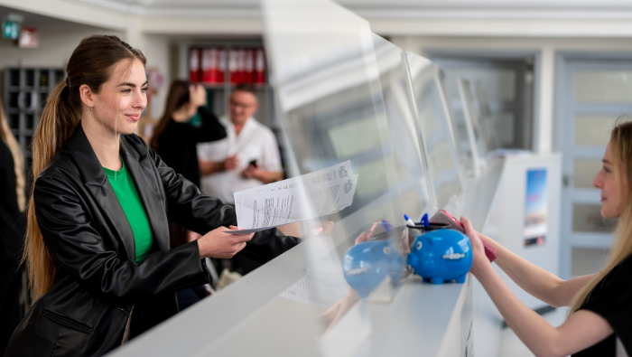 Többet kereshetnek a 25 év alattiak, mint az idősebb munkavállalók?