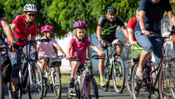 foodora: Ezer bukósisakkal a biztonságos közlekedésért