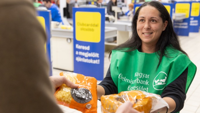 44 százalékkal nőtt a karácsonyi élelmiszer-adomány mennyisége