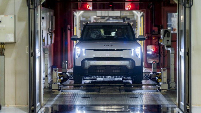 A Kia Zsolnán indítja útjára az EV2-t