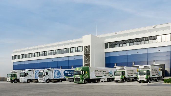 Alternatív hajtású kamionokkal zöldít a Lidl