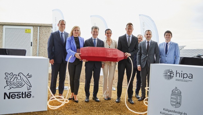Átadták a Nestlé napelemparkját Szerencsen