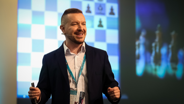 Sakk és üzlet: hogyan gondolkodik egy nagymester?