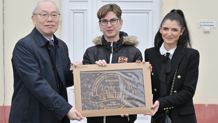 Ismét két helyi szervezetet támogat karácsony alkalmából a Suzuki