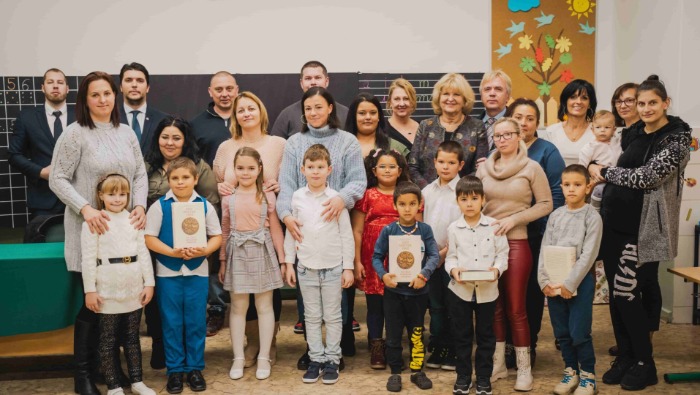 A határon túl élő gyermekeket lepte meg a Béres