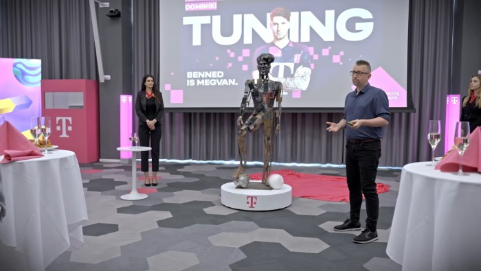 Szobrot kapott Szoboszlai Dominik