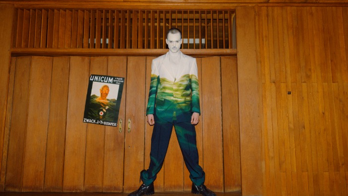 A Zwack újrahangolt zenei projektjének főszerepében Co Lee