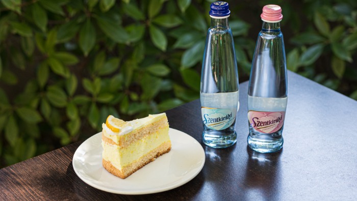 Ezért az ásványvíz az étkezés és a kávézás legjobb kísérője