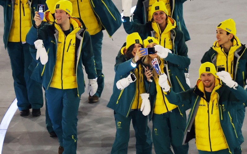 Samsung_2026-os milánó-cortinai játékok megnyitó ünnepség_Z Flip7_Olympic Edition_3