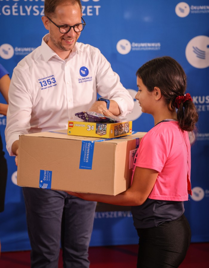 Gáncs Kristóf_ÖS_adományátadás