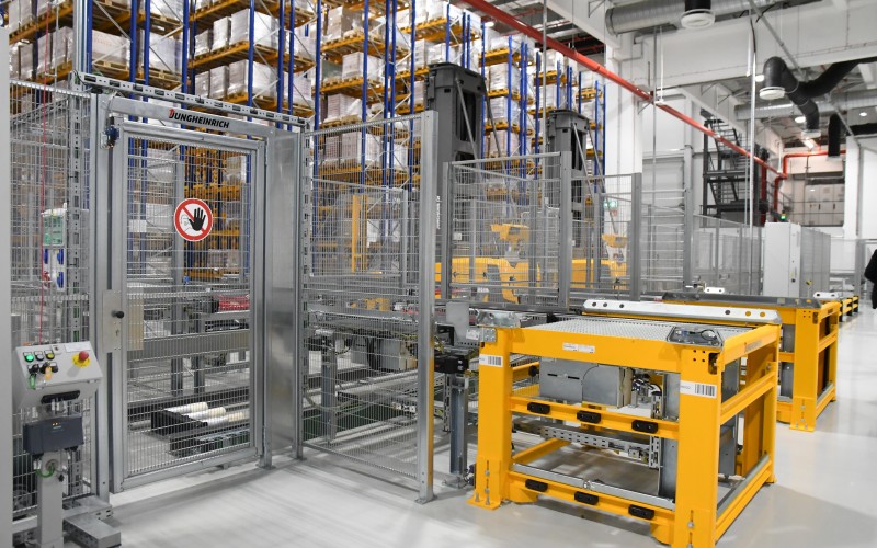 Béres avató_2023_11_10_Szolnok_automata magasraktár