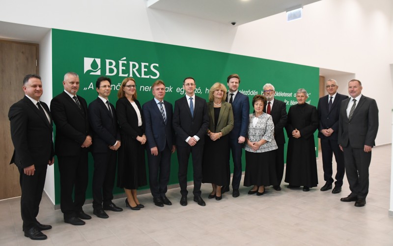 Béres avató_2023_11_10_Szolnok_csoportkép